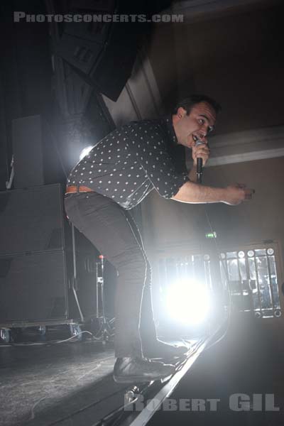 FUTURE ISLANDS - 2017-05-09 - PARIS - Elysee Montmartre - 